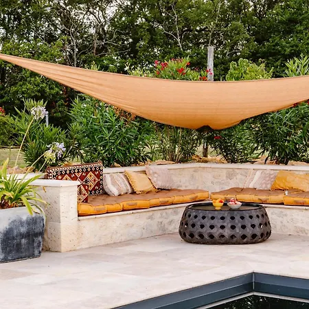 Domaine Villoire Bed & Breakfast *